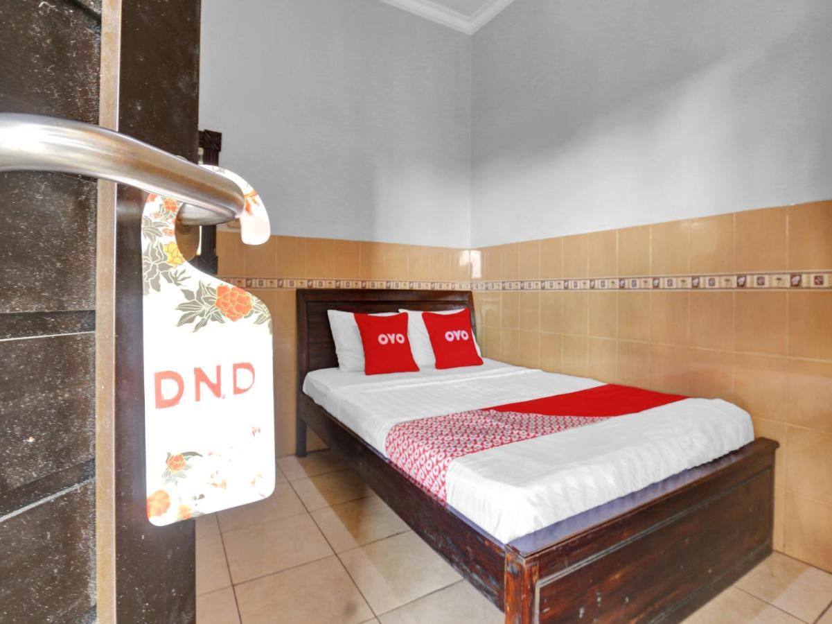 Oyo 90695 Srikandi Nologaten 2*